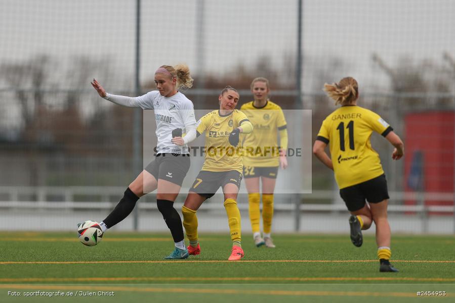 sport, action, Sportanlage Buchschwabacher Strasse 32, SV67, SV 67 Weinberg, SCS, SC Sand, Roßtal, Fussball, DFB, 2. Frauen-Bundesliga, 17.11.2024, 11. Spieltag - Bild-ID: 2454953