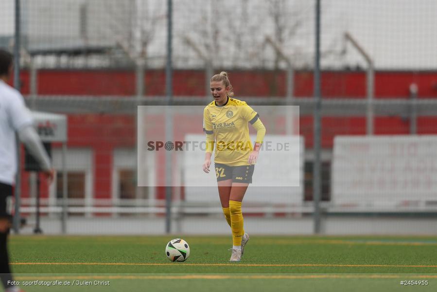 sport, action, Sportanlage Buchschwabacher Strasse 32, SV67, SV 67 Weinberg, SCS, SC Sand, Roßtal, Fussball, DFB, 2. Frauen-Bundesliga, 17.11.2024, 11. Spieltag - Bild-ID: 2454955