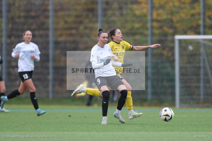 sport, action, Sportanlage Buchschwabacher Strasse 32, SV67, SV 67 Weinberg, SCS, SC Sand, Roßtal, Fussball, DFB, 2. Frauen-Bundesliga, 17.11.2024, 11. Spieltag - Bild-ID: 2454961