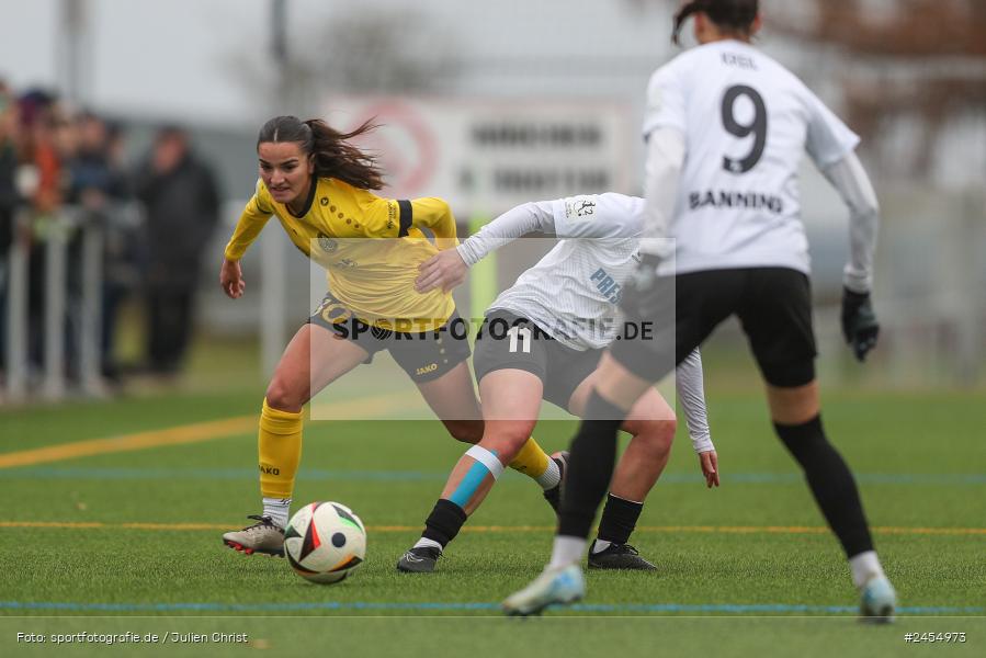 sport, action, Sportanlage Buchschwabacher Strasse 32, SV67, SV 67 Weinberg, SCS, SC Sand, Roßtal, Fussball, DFB, 2. Frauen-Bundesliga, 17.11.2024, 11. Spieltag - Bild-ID: 2454973