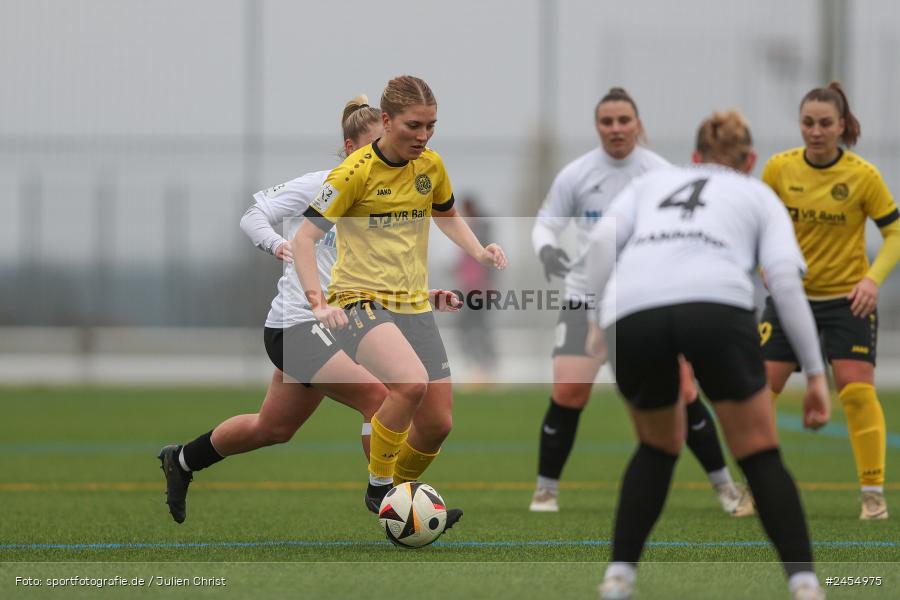 sport, action, Sportanlage Buchschwabacher Strasse 32, SV67, SV 67 Weinberg, SCS, SC Sand, Roßtal, Fussball, DFB, 2. Frauen-Bundesliga, 17.11.2024, 11. Spieltag - Bild-ID: 2454975