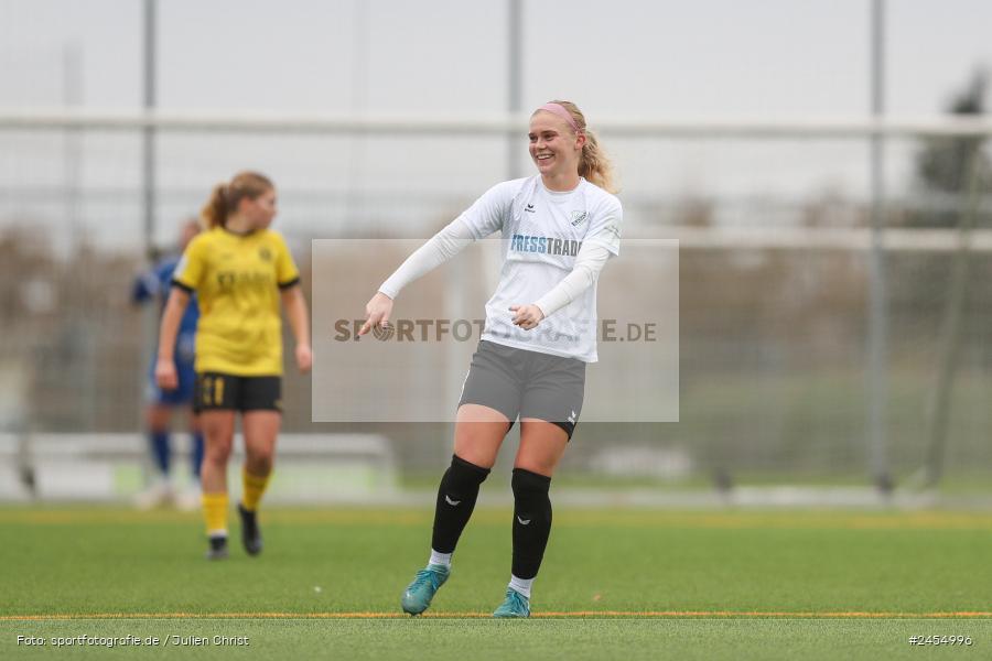 sport, action, Sportanlage Buchschwabacher Strasse 32, SV67, SV 67 Weinberg, SCS, SC Sand, Roßtal, Fussball, DFB, 2. Frauen-Bundesliga, 17.11.2024, 11. Spieltag - Bild-ID: 2454996