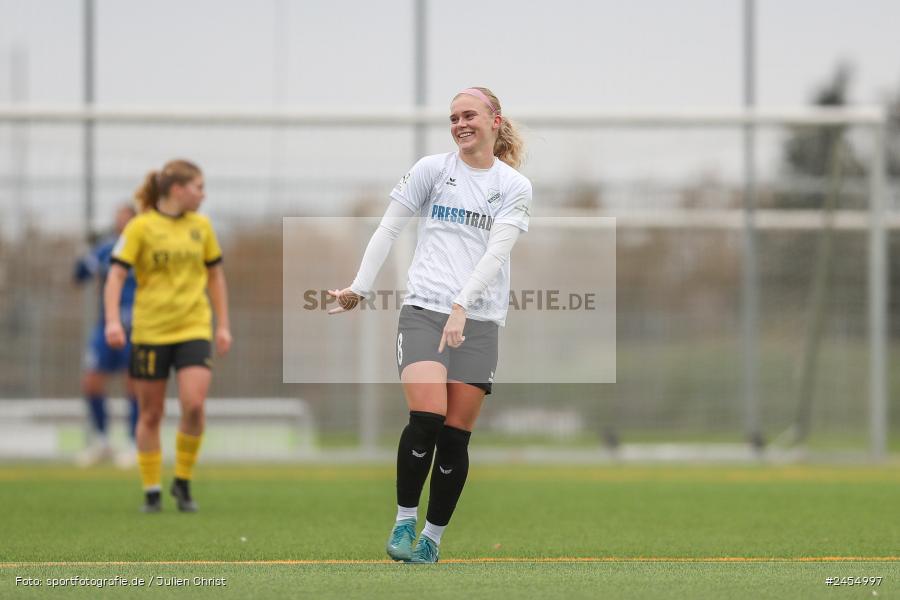 sport, action, Sportanlage Buchschwabacher Strasse 32, SV67, SV 67 Weinberg, SCS, SC Sand, Roßtal, Fussball, DFB, 2. Frauen-Bundesliga, 17.11.2024, 11. Spieltag - Bild-ID: 2454997