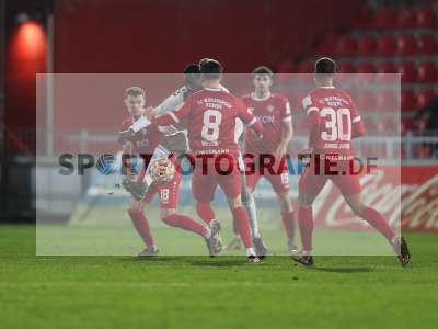 Fotos von FC Würzburger Kickers - SV Wacker Burghausen auf sportfotografie.de