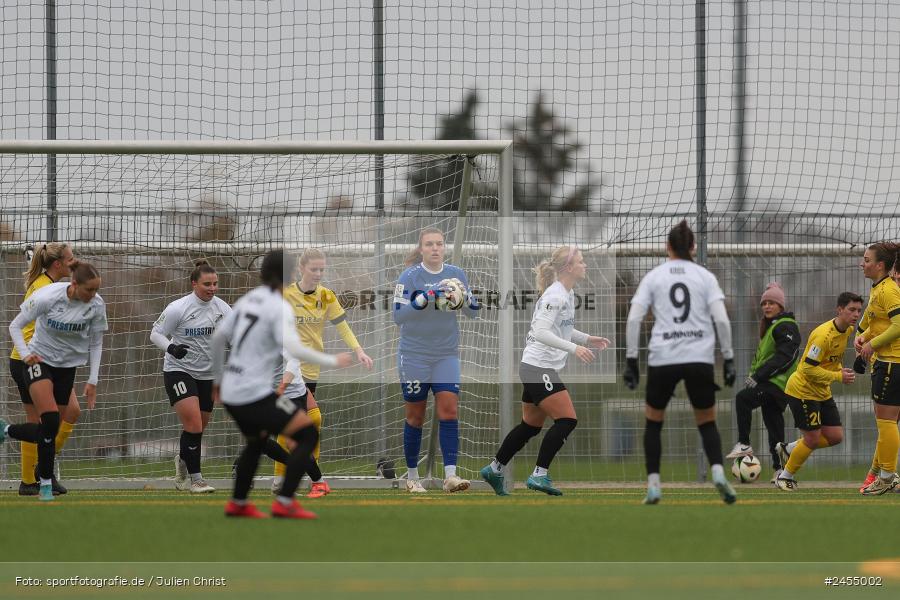 sport, action, Sportanlage Buchschwabacher Strasse 32, SV67, SV 67 Weinberg, SCS, SC Sand, Roßtal, Fussball, DFB, 2. Frauen-Bundesliga, 17.11.2024, 11. Spieltag - Bild-ID: 2455002