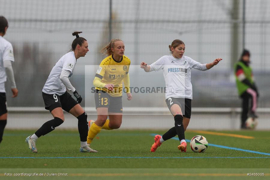 sport, action, Sportanlage Buchschwabacher Strasse 32, SV67, SV 67 Weinberg, SCS, SC Sand, Roßtal, Fussball, DFB, 2. Frauen-Bundesliga, 17.11.2024, 11. Spieltag - Bild-ID: 2455005
