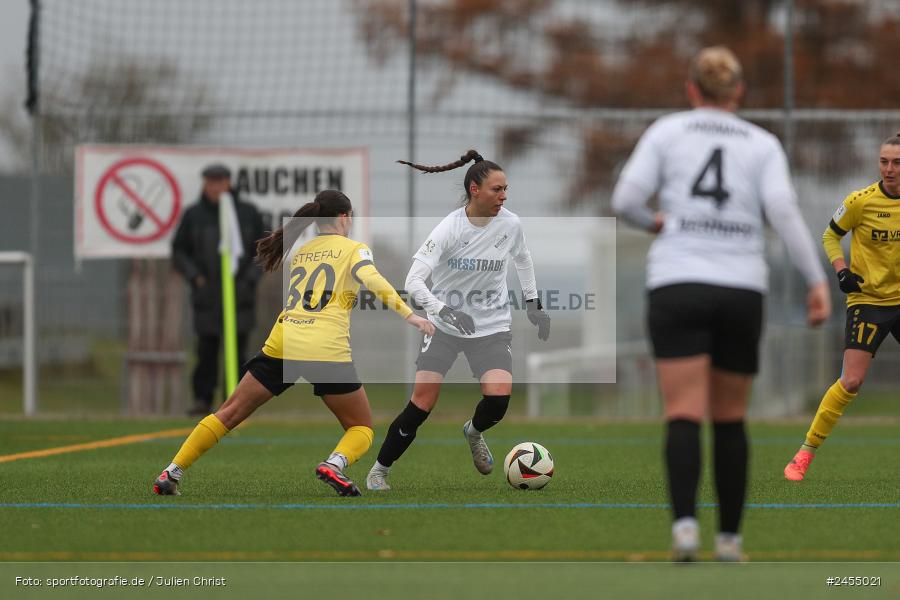 sport, action, Sportanlage Buchschwabacher Strasse 32, SV67, SV 67 Weinberg, SCS, SC Sand, Roßtal, Fussball, DFB, 2. Frauen-Bundesliga, 17.11.2024, 11. Spieltag - Bild-ID: 2455021