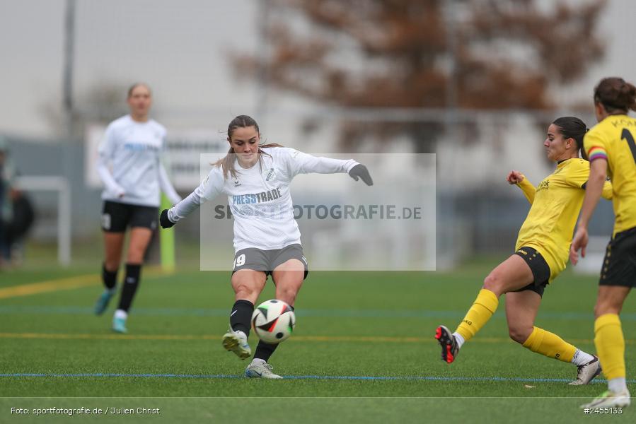 sport, action, Sportanlage Buchschwabacher Strasse 32, SV67, SV 67 Weinberg, SCS, SC Sand, Roßtal, Fussball, DFB, 2. Frauen-Bundesliga, 17.11.2024, 11. Spieltag - Bild-ID: 2455133 sport, action, Sportanlage Buchschwabacher Strasse 32, SV67, SV 67 Weinberg, SCS, SC Sand, Roßtal, Fussball, DFB, 2. Frauen-Bundesliga, 17.11.2024, 11. Spieltag - Bild-ID: 2455133