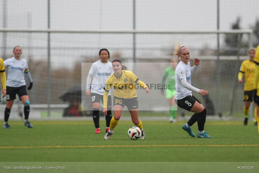 sport, action, Sportanlage Buchschwabacher Strasse 32, SV67, SV 67 Weinberg, SCS, SC Sand, Roßtal, Fussball, DFB, 2. Frauen-Bundesliga, 17.11.2024, 11. Spieltag - Bild-ID: 2455218 sport, action, Sportanlage Buchschwabacher Strasse 32, SV67, SV 67 Weinberg, SCS, SC Sand, Roßtal, Fussball, DFB, 2. Frauen-Bundesliga, 17.11.2024, 11. Spieltag - Bild-ID: 2455218