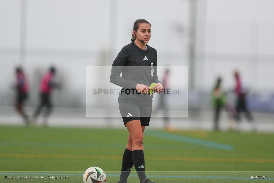 sport, action, Sportanlage Buchschwabacher Strasse 32, SV67, SV 67 Weinberg, SCS, SC Sand, Roßtal, Fussball, DFB, 2. Frauen-Bundesliga, 17.11.2024, 11. Spieltag - Bild-ID: 2455253