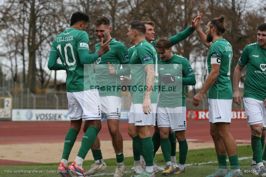 Sachs-Stadion, Schweinfurt, 23.11.2024, sport, action, Fussball, BFV, 21. Spieltag, Regionalliga Bayern, FCE, FCS, FC Eintracht Bamberg, 1. FC Schweinfurt 1905 - Bild-ID: 2455415