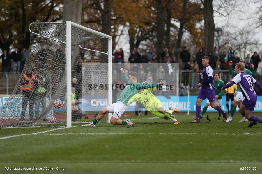Sachs-Stadion, Schweinfurt, 23.11.2024, sport, action, Fussball, BFV, 21. Spieltag, Regionalliga Bayern, FCE, FCS, FC Eintracht Bamberg, 1. FC Schweinfurt 1905 - Bild-ID: 2455420