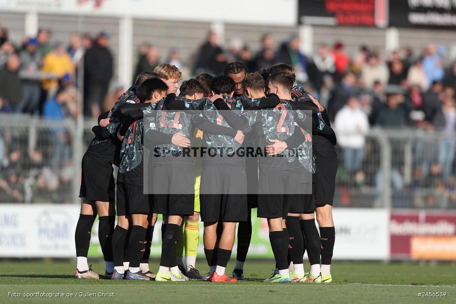 Stadion am Schönbusch, Aschaffenburg, 30.11.2024, sport, action, Fussball, BFV, 22. Spieltag, Regionalliga Bayern, FCB, SVA, FC Bayern München II, SV Viktoria Aschaffenburg - Bild-ID: 2456539