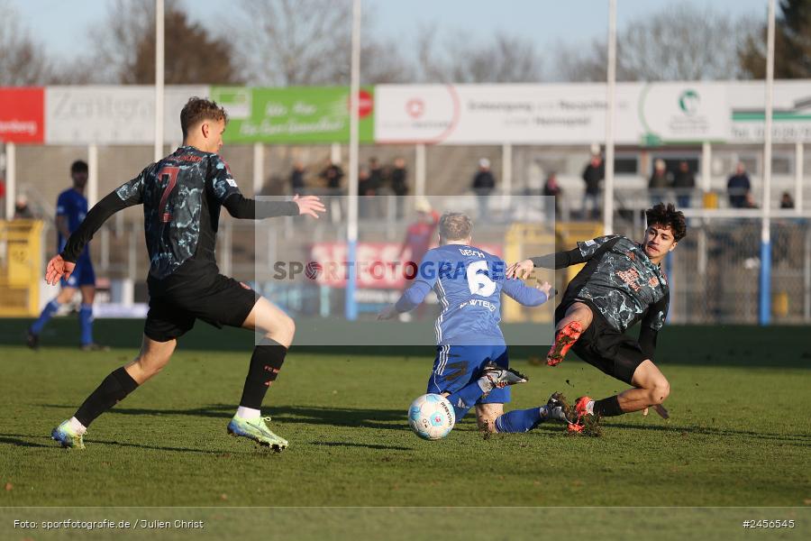 Stadion am Schönbusch, Aschaffenburg, 30.11.2024, sport, action, Fussball, BFV, 22. Spieltag, Regionalliga Bayern, FCB, SVA, FC Bayern München II, SV Viktoria Aschaffenburg - Bild-ID: 2456545