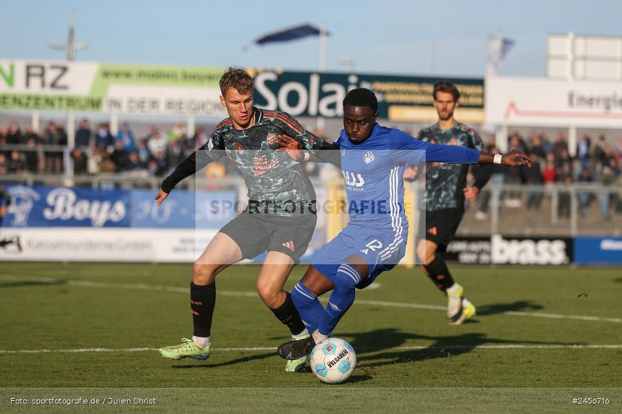 sport, action, Stadion am Schönbusch, SVA, SV Viktoria Aschaffenburg, Regionalliga Bayern, Fussball, FCB, FC Bayern München II, BFV, Aschaffenburg, 30.11.2024, 22. Spieltag - Bild-ID: 2456716