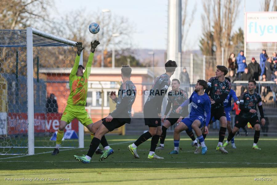 sport, action, Stadion am Schönbusch, SVA, SV Viktoria Aschaffenburg, Regionalliga Bayern, Fussball, FCB, FC Bayern München II, BFV, Aschaffenburg, 30.11.2024, 22. Spieltag - Bild-ID: 2456720