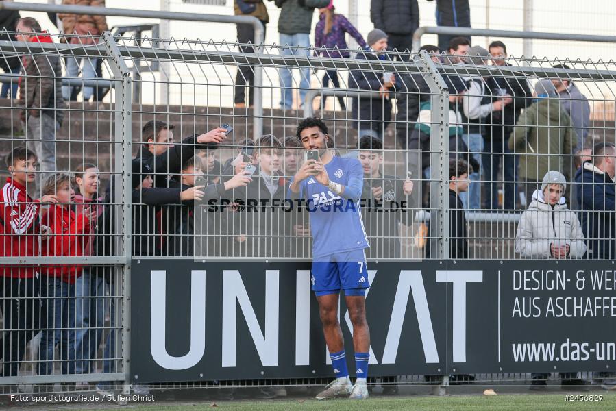 sport, action, Stadion am Schönbusch, SVA, SV Viktoria Aschaffenburg, Regionalliga Bayern, Fussball, FCB, FC Bayern München II, BFV, Aschaffenburg, 30.11.2024, 22. Spieltag - Bild-ID: 2456829