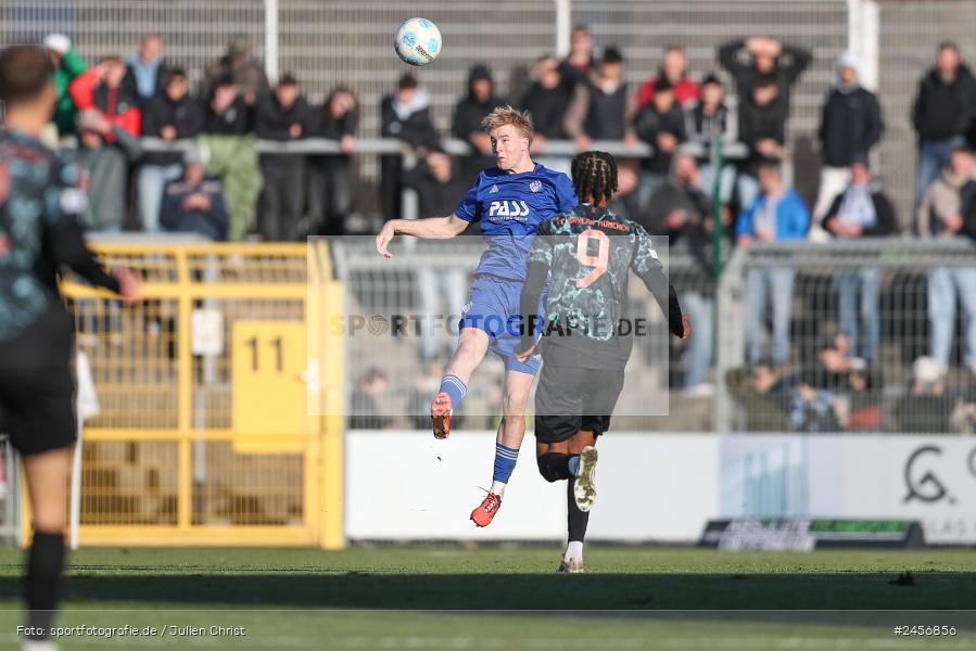 sport, action, Stadion am Schönbusch, SVA, SV Viktoria Aschaffenburg, Regionalliga Bayern, Fussball, FCB, FC Bayern München II, BFV, Aschaffenburg, 30.11.2024, 22. Spieltag - Bild-ID: 2456856 sport, action, Stadion am Schönbusch, SVA, SV Viktoria Aschaffenburg, Regionalliga Bayern, Fussball, FCB, FC Bayern München II, BFV, Aschaffenburg, 30.11.2024, 22. Spieltag - Bild-ID: 2456856