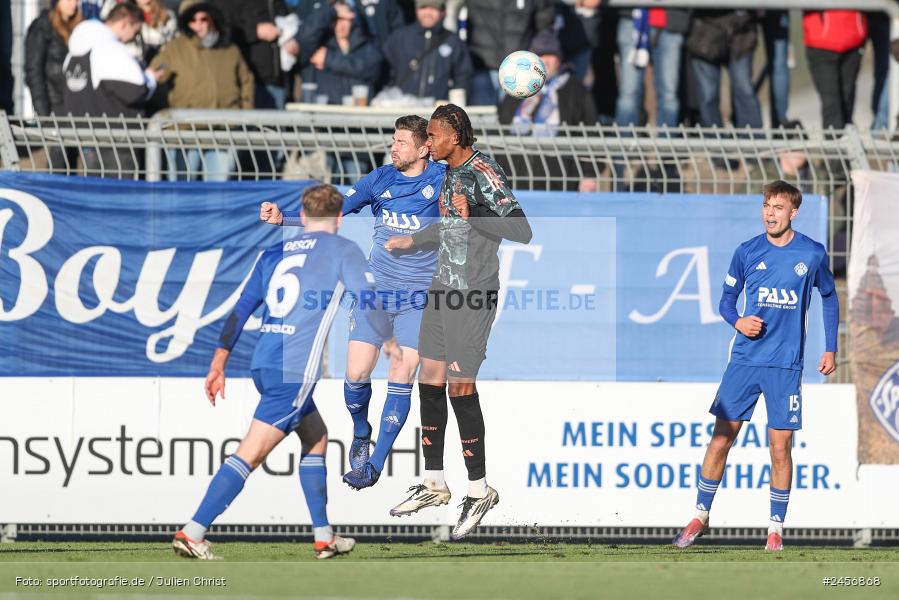 sport, action, Stadion am Schönbusch, SVA, SV Viktoria Aschaffenburg, Regionalliga Bayern, Fussball, FCB, FC Bayern München II, BFV, Aschaffenburg, 30.11.2024, 22. Spieltag - Bild-ID: 2456868