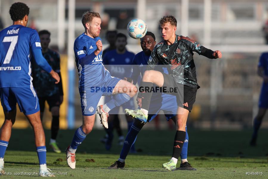 sport, action, Stadion am Schönbusch, SVA, SV Viktoria Aschaffenburg, Regionalliga Bayern, Fussball, FCB, FC Bayern München II, BFV, Aschaffenburg, 30.11.2024, 22. Spieltag - Bild-ID: 2456875