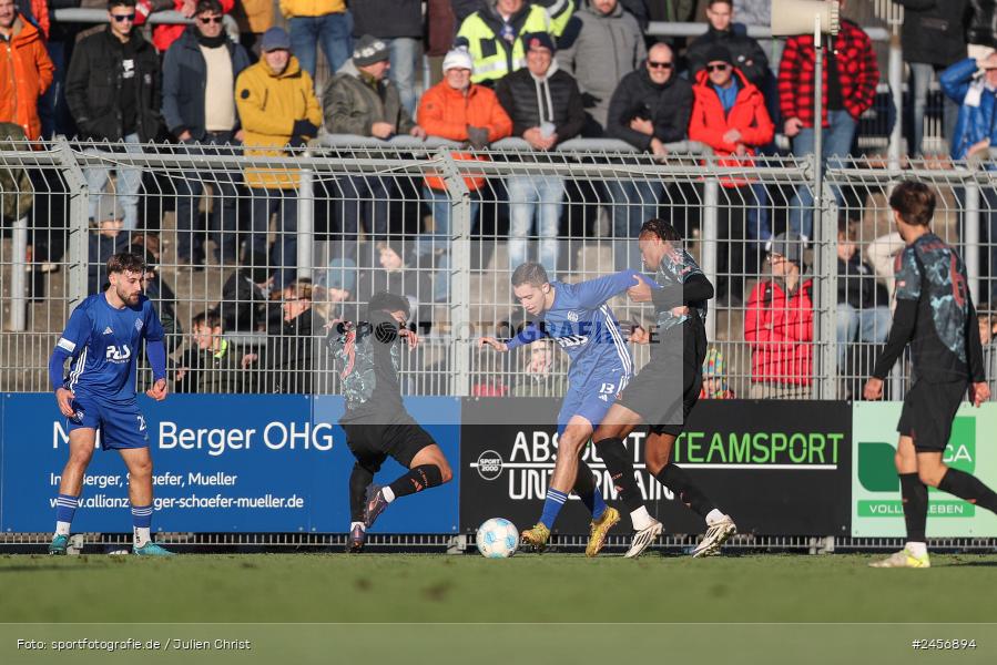 sport, action, Stadion am Schönbusch, SVA, SV Viktoria Aschaffenburg, Regionalliga Bayern, Fussball, FCB, FC Bayern München II, BFV, Aschaffenburg, 30.11.2024, 22. Spieltag - Bild-ID: 2456894