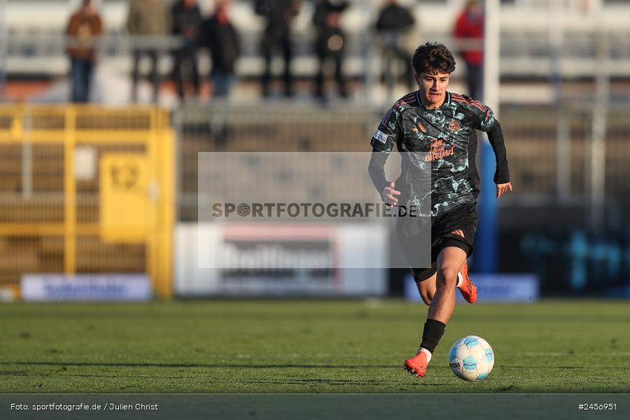 sport, action, Stadion am Schönbusch, SVA, SV Viktoria Aschaffenburg, Regionalliga Bayern, Fussball, FCB, FC Bayern München II, BFV, Aschaffenburg, 30.11.2024, 22. Spieltag - Bild-ID: 2456951
