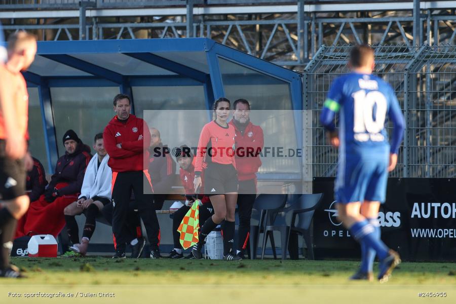 sport, action, Stadion am Schönbusch, SVA, SV Viktoria Aschaffenburg, Regionalliga Bayern, Fussball, FCB, FC Bayern München II, BFV, Aschaffenburg, 30.11.2024, 22. Spieltag - Bild-ID: 2456955