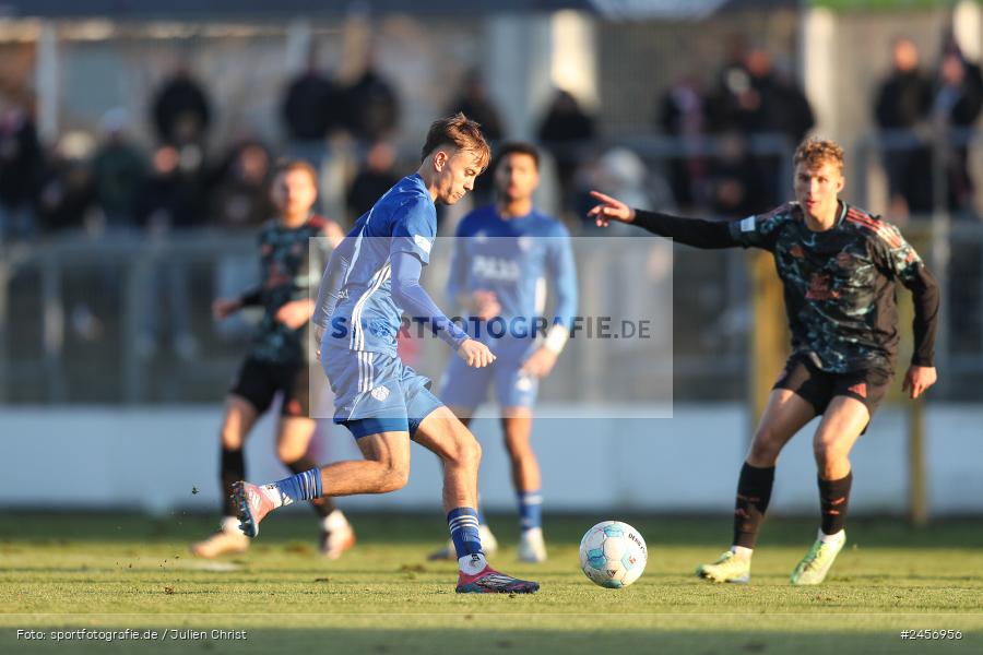 sport, action, Stadion am Schönbusch, SVA, SV Viktoria Aschaffenburg, Regionalliga Bayern, Fussball, FCB, FC Bayern München II, BFV, Aschaffenburg, 30.11.2024, 22. Spieltag - Bild-ID: 2456956
