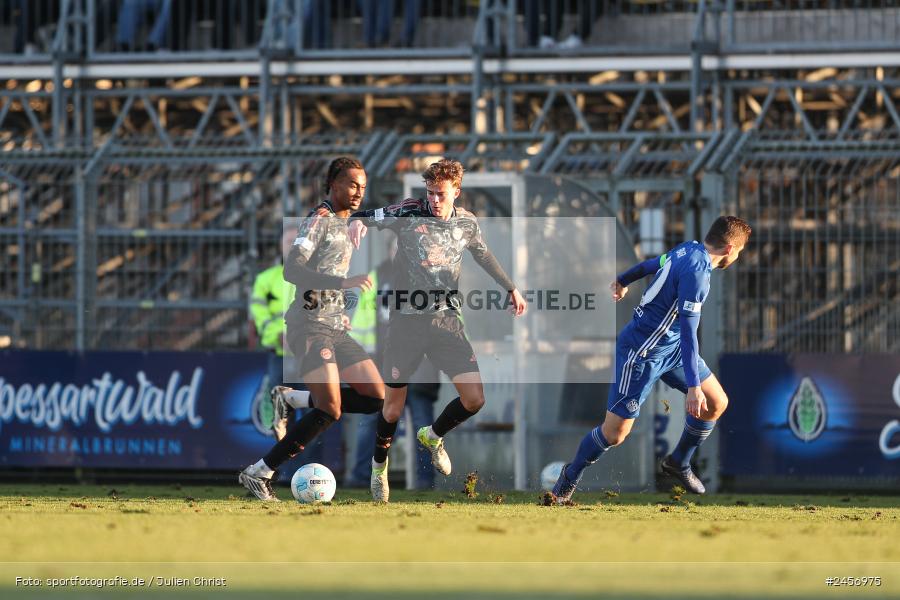 sport, action, Stadion am Schönbusch, SVA, SV Viktoria Aschaffenburg, Regionalliga Bayern, Fussball, FCB, FC Bayern München II, BFV, Aschaffenburg, 30.11.2024, 22. Spieltag - Bild-ID: 2456975