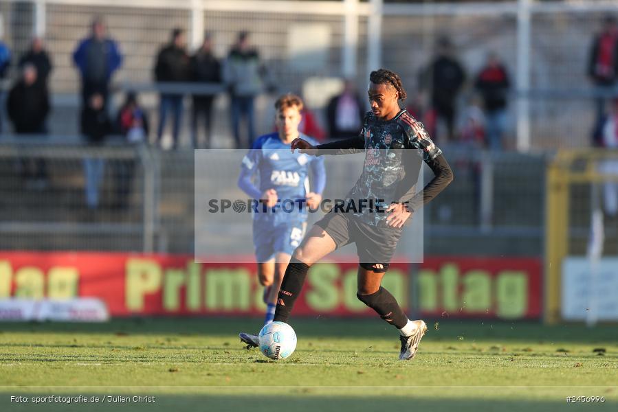 sport, action, Stadion am Schönbusch, SVA, SV Viktoria Aschaffenburg, Regionalliga Bayern, Fussball, FCB, FC Bayern München II, BFV, Aschaffenburg, 30.11.2024, 22. Spieltag - Bild-ID: 2456996