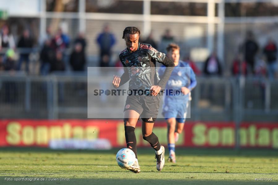 sport, action, Stadion am Schönbusch, SVA, SV Viktoria Aschaffenburg, Regionalliga Bayern, Fussball, FCB, FC Bayern München II, BFV, Aschaffenburg, 30.11.2024, 22. Spieltag - Bild-ID: 2457000
