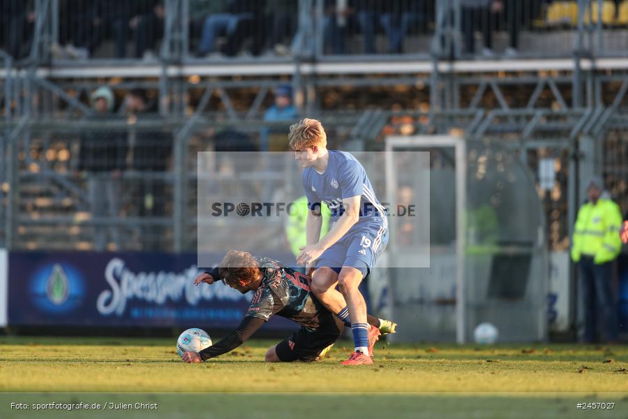 sport, action, Stadion am Schönbusch, SVA, SV Viktoria Aschaffenburg, Regionalliga Bayern, Fussball, FCB, FC Bayern München II, BFV, Aschaffenburg, 30.11.2024, 22. Spieltag - Bild-ID: 2457027