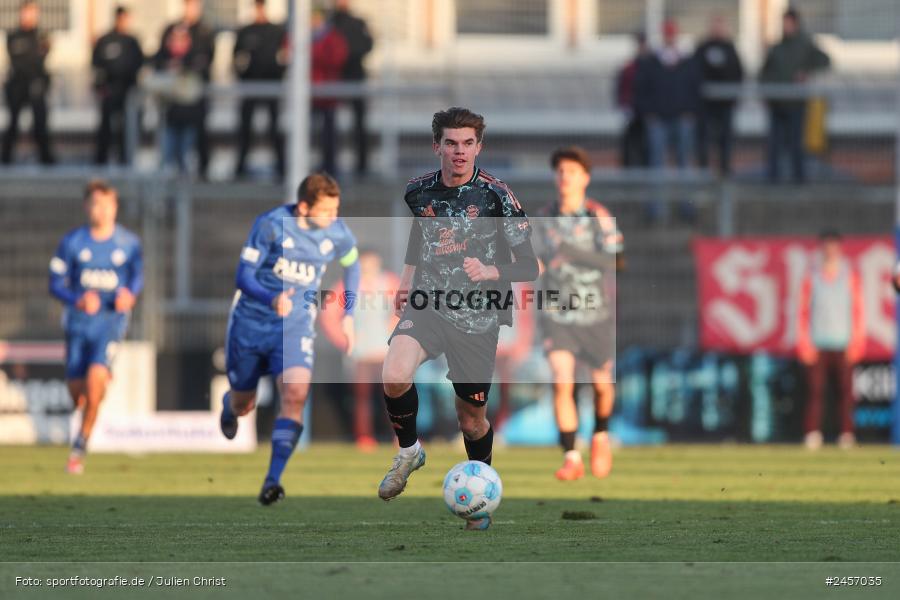 sport, action, Stadion am Schönbusch, SVA, SV Viktoria Aschaffenburg, Regionalliga Bayern, Fussball, FCB, FC Bayern München II, BFV, Aschaffenburg, 30.11.2024, 22. Spieltag - Bild-ID: 2457035