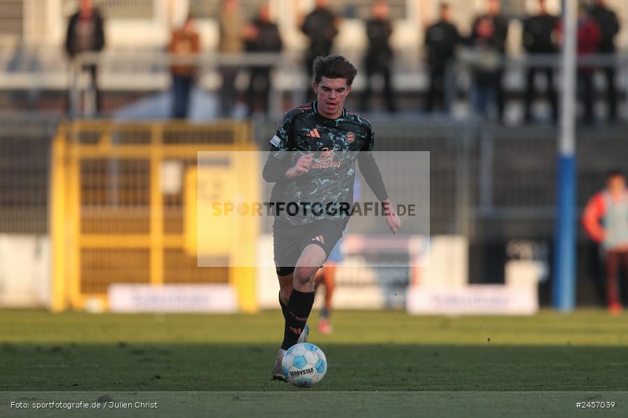 sport, action, Stadion am Schönbusch, SVA, SV Viktoria Aschaffenburg, Regionalliga Bayern, Fussball, FCB, FC Bayern München II, BFV, Aschaffenburg, 30.11.2024, 22. Spieltag - Bild-ID: 2457039