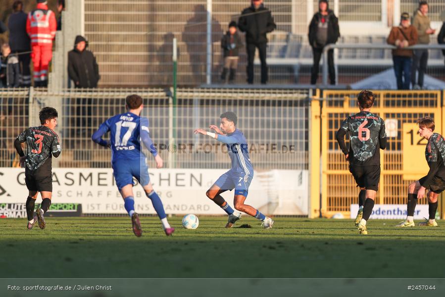 sport, action, Stadion am Schönbusch, SVA, SV Viktoria Aschaffenburg, Regionalliga Bayern, Fussball, FCB, FC Bayern München II, BFV, Aschaffenburg, 30.11.2024, 22. Spieltag - Bild-ID: 2457044