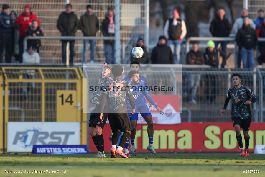 sport, action, Stadion am Schönbusch, SVA, SV Viktoria Aschaffenburg, Regionalliga Bayern, Fussball, FCB, FC Bayern München II, BFV, Aschaffenburg, 30.11.2024, 22. Spieltag - Bild-ID: 2457052