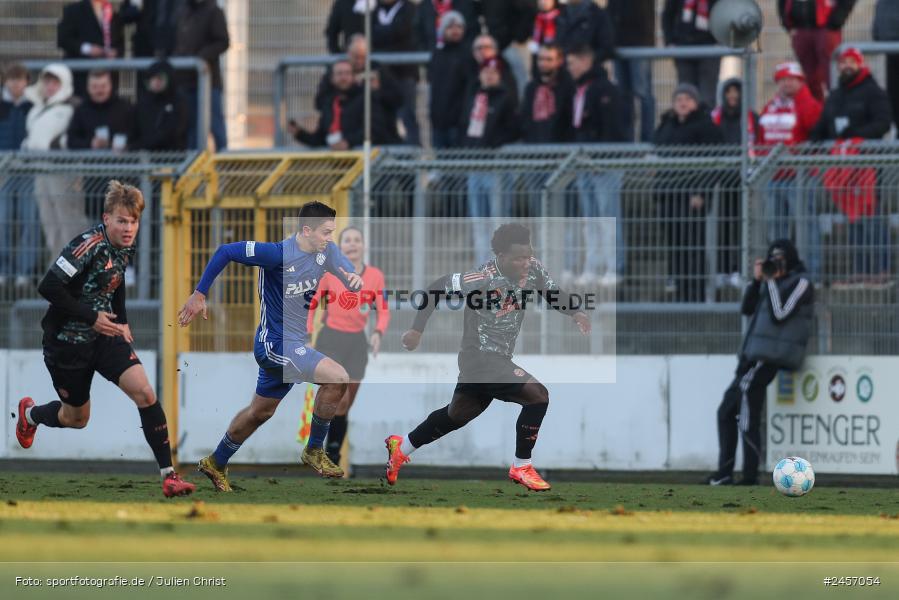 sport, action, Stadion am Schönbusch, SVA, SV Viktoria Aschaffenburg, Regionalliga Bayern, Fussball, FCB, FC Bayern München II, BFV, Aschaffenburg, 30.11.2024, 22. Spieltag - Bild-ID: 2457054