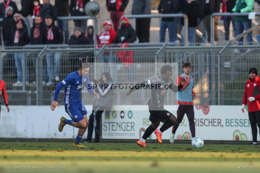 sport, action, Stadion am Schönbusch, SVA, SV Viktoria Aschaffenburg, Regionalliga Bayern, Fussball, FCB, FC Bayern München II, BFV, Aschaffenburg, 30.11.2024, 22. Spieltag - Bild-ID: 2457055