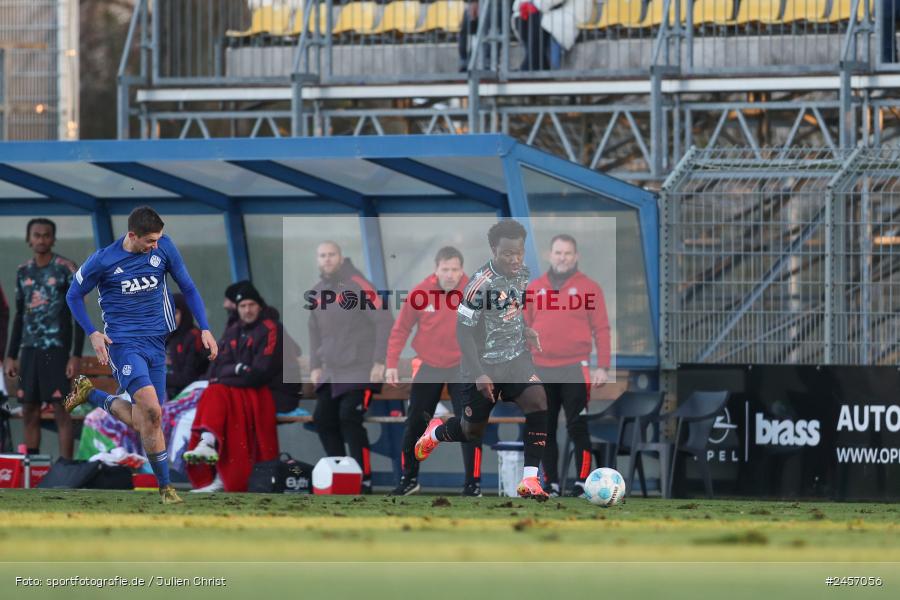 sport, action, Stadion am Schönbusch, SVA, SV Viktoria Aschaffenburg, Regionalliga Bayern, Fussball, FCB, FC Bayern München II, BFV, Aschaffenburg, 30.11.2024, 22. Spieltag - Bild-ID: 2457056