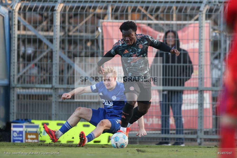 sport, action, Stadion am Schönbusch, SVA, SV Viktoria Aschaffenburg, Regionalliga Bayern, Fussball, FCB, FC Bayern München II, BFV, Aschaffenburg, 30.11.2024, 22. Spieltag - Bild-ID: 2457067