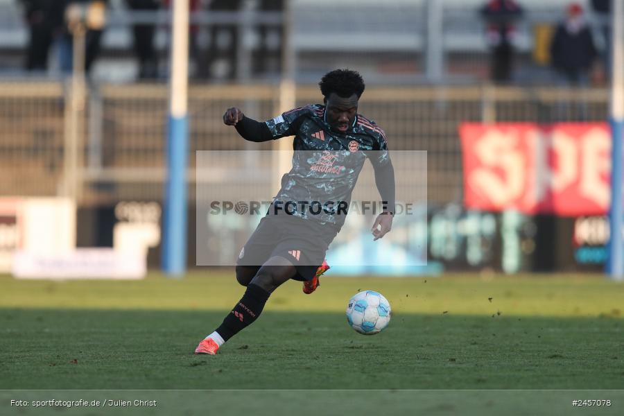 sport, action, Stadion am Schönbusch, SVA, SV Viktoria Aschaffenburg, Regionalliga Bayern, Fussball, FCB, FC Bayern München II, BFV, Aschaffenburg, 30.11.2024, 22. Spieltag - Bild-ID: 2457078