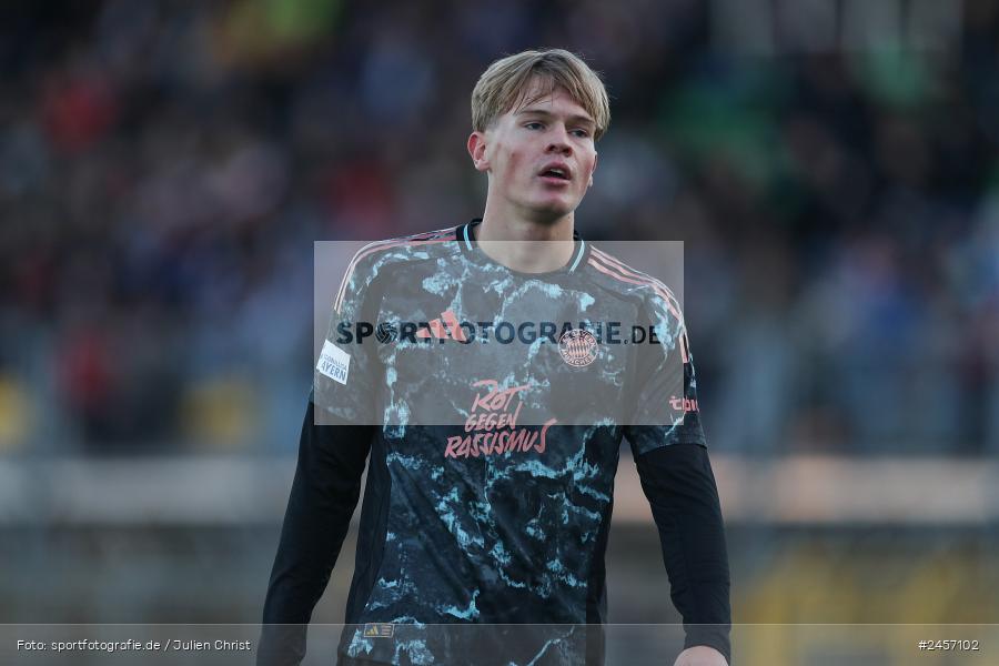 sport, action, Stadion am Schönbusch, SVA, SV Viktoria Aschaffenburg, Regionalliga Bayern, Fussball, FCB, FC Bayern München II, BFV, Aschaffenburg, 30.11.2024, 22. Spieltag - Bild-ID: 2457102