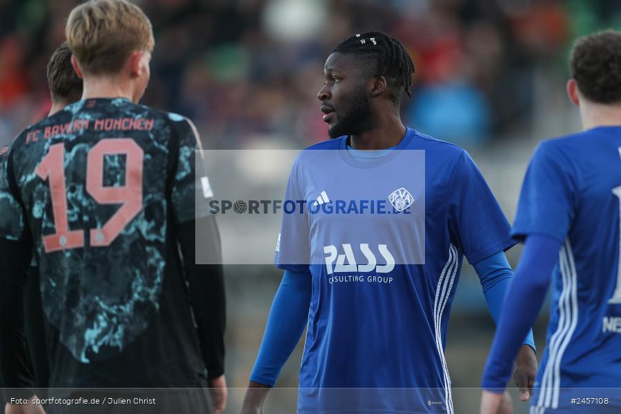sport, action, Stadion am Schönbusch, SVA, SV Viktoria Aschaffenburg, Regionalliga Bayern, Fussball, FCB, FC Bayern München II, BFV, Aschaffenburg, 30.11.2024, 22. Spieltag - Bild-ID: 2457108
