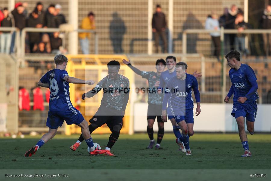 sport, action, Stadion am Schönbusch, SVA, SV Viktoria Aschaffenburg, Regionalliga Bayern, Fussball, FCB, FC Bayern München II, BFV, Aschaffenburg, 30.11.2024, 22. Spieltag - Bild-ID: 2457113