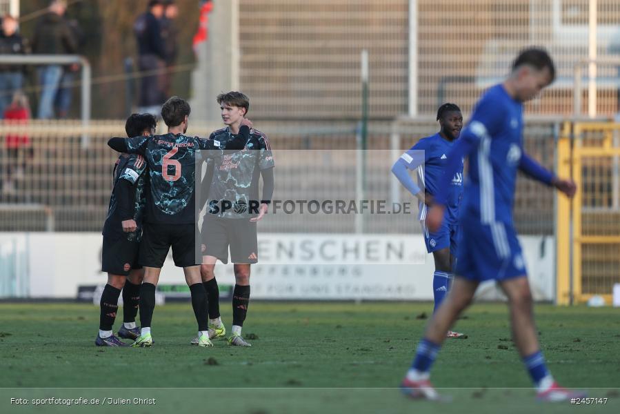 sport, action, Stadion am Schönbusch, SVA, SV Viktoria Aschaffenburg, Regionalliga Bayern, Fussball, FCB, FC Bayern München II, BFV, Aschaffenburg, 30.11.2024, 22. Spieltag - Bild-ID: 2457147