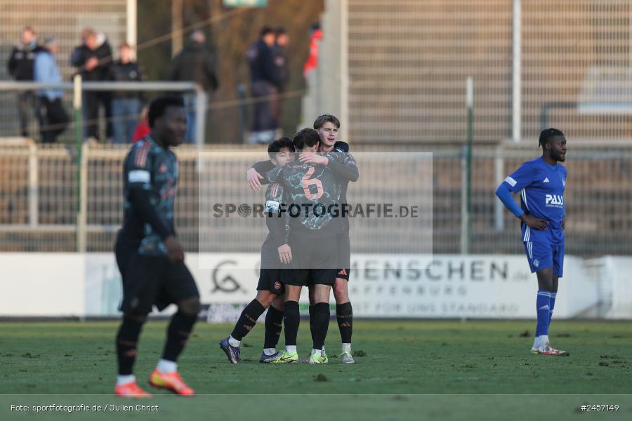 sport, action, Stadion am Schönbusch, SVA, SV Viktoria Aschaffenburg, Regionalliga Bayern, Fussball, FCB, FC Bayern München II, BFV, Aschaffenburg, 30.11.2024, 22. Spieltag - Bild-ID: 2457149