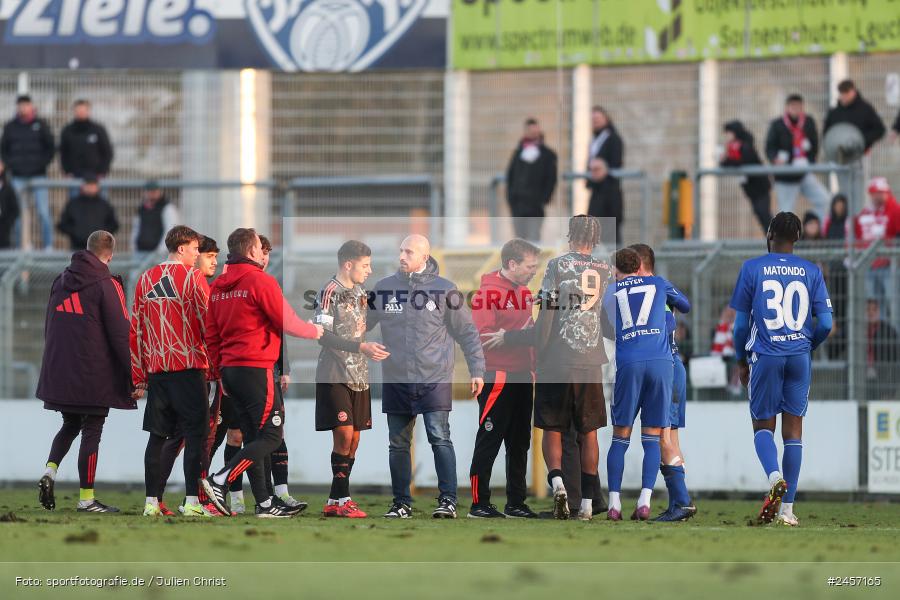 sport, action, Stadion am Schönbusch, SVA, SV Viktoria Aschaffenburg, Regionalliga Bayern, Fussball, FCB, FC Bayern München II, BFV, Aschaffenburg, 30.11.2024, 22. Spieltag - Bild-ID: 2457165