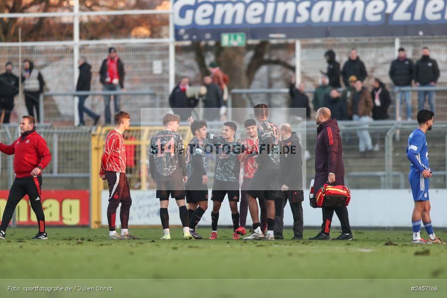 sport, action, Stadion am Schönbusch, SVA, SV Viktoria Aschaffenburg, Regionalliga Bayern, Fussball, FCB, FC Bayern München II, BFV, Aschaffenburg, 30.11.2024, 22. Spieltag - Bild-ID: 2457168