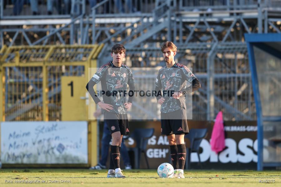 sport, action, Stadion am Schönbusch, SVA, SV Viktoria Aschaffenburg, Regionalliga Bayern, Fussball, FCB, FC Bayern München II, BFV, Aschaffenburg, 30.11.2024, 22. Spieltag - Bild-ID: 2457175