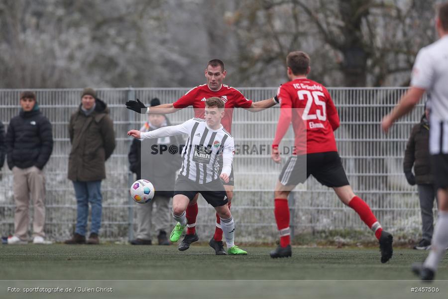 Sportgelände, Grünsfeld, 01.12.2024, sport, action, Fussball, 19. Spieltag, bfv-Landesliga Odenwald, SVE, FCG, SV Eintracht Nassig, FC Grünsfeld - Bild-ID: 2457506